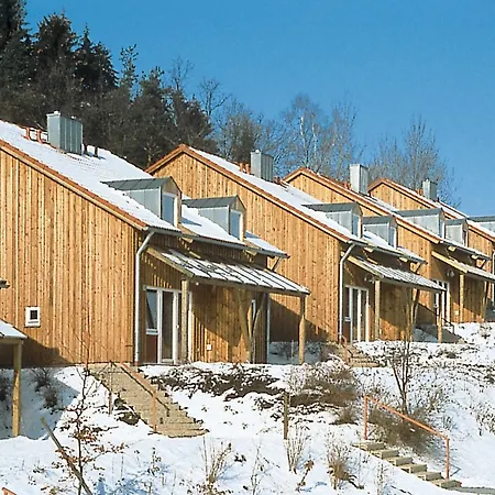 Feriendorf Schlossberg 100w Nyaraló *